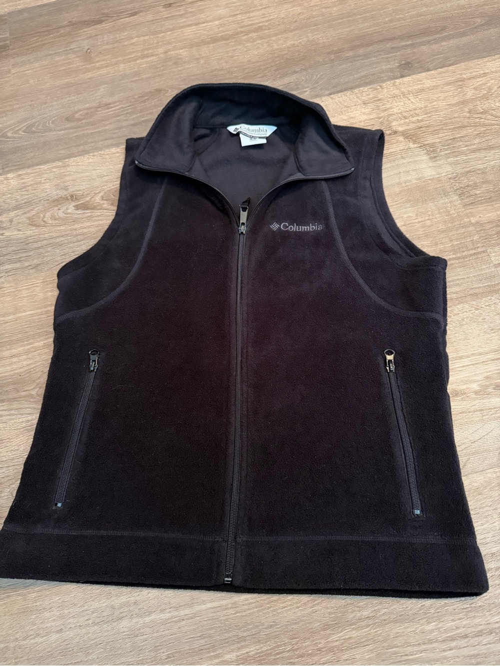 Columbia Women's Black Fleece Full-Zip Vest